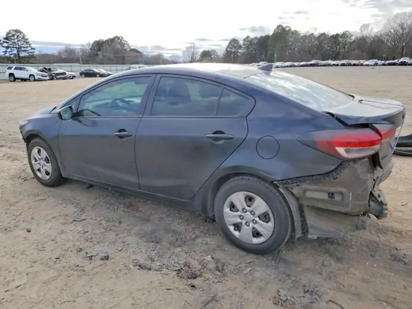 3KPFK4A70HE152399 2017 KIA FORTE - Image 2