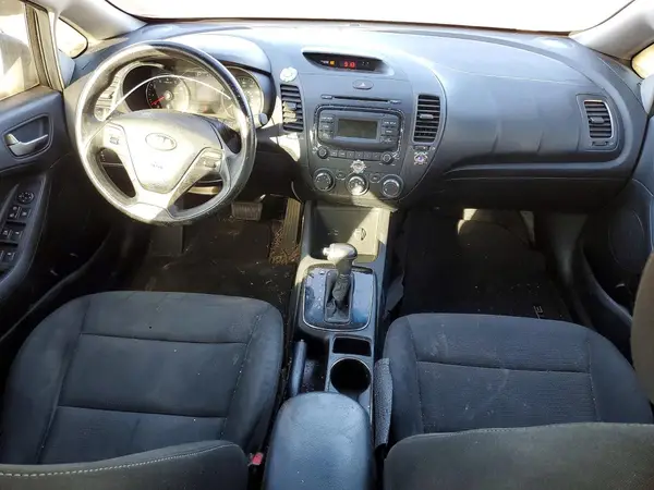 3KPFK4A70HE152399 2017 KIA FORTE - Image 8