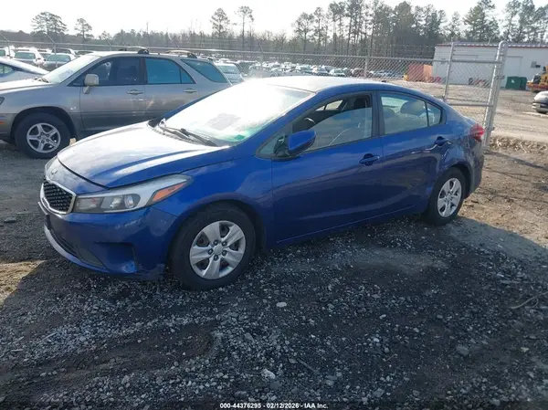 3KPFK4A70HE152869 2017 KIA FORTE - Image 2