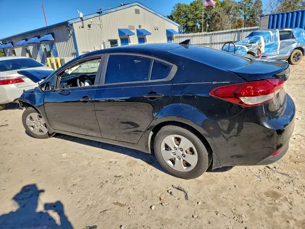3KPFK4A70HE153570 2017 KIA FORTE - Image 2