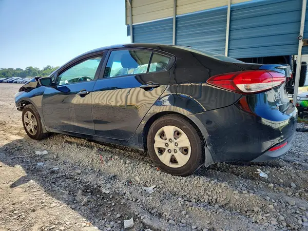 3KPFK4A70HE154234 2017 KIA FORTE - Image 2