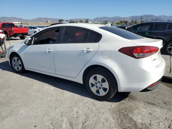 3KPFK4A70HE156260 2017 KIA FORTE - Image 2
