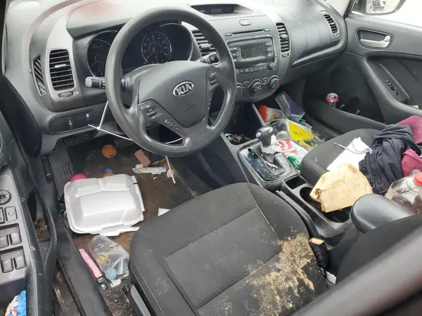 3KPFK4A70HE157585 2017 KIA FORTE - Image 8