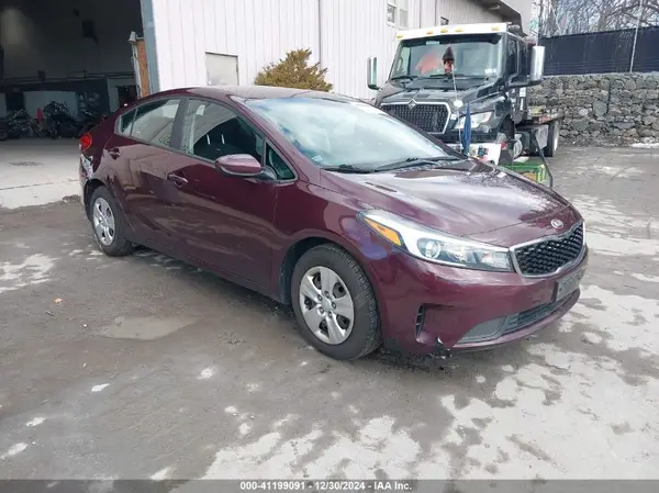 3KPFK4A70HE158364 2017 KIA FORTE - Image 1