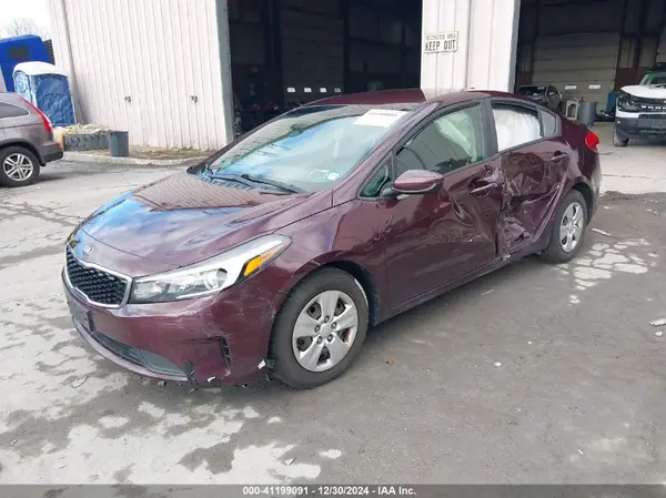 3KPFK4A70HE158364 2017 KIA FORTE - Image 2
