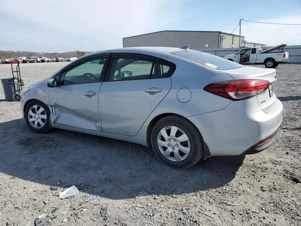 3KPFK4A70HE159546 2017 KIA FORTE - Image 2