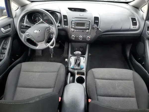 3KPFK4A70HE160972 2017 KIA FORTE - Image 8