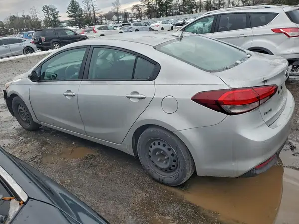 3KPFK4A70HE161751 2017 KIA FORTE - Image 2