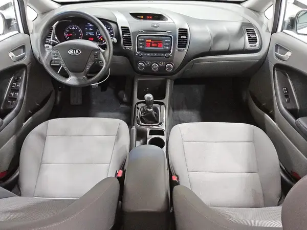 3KPFK4A70JE164820 2018 KIA FORTE - Image 8