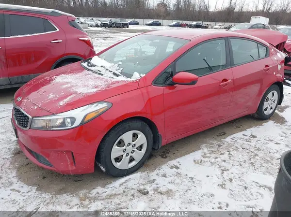 3KPFK4A70JE165644 2018 KIA FORTE - Image 2
