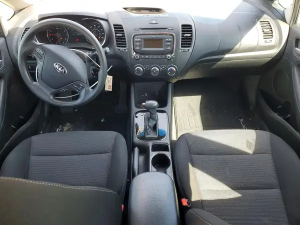 3KPFK4A70JE168110 2018 KIA FORTE - Image 8