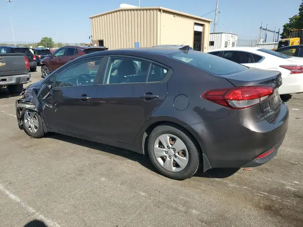3KPFK4A70JE169208 2018 KIA FORTE - Image 2