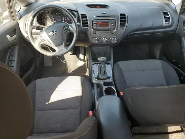 3KPFK4A70JE169208 2018 KIA FORTE - Image 8