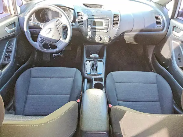 3KPFK4A70JE171475 2018 KIA FORTE - Image 8