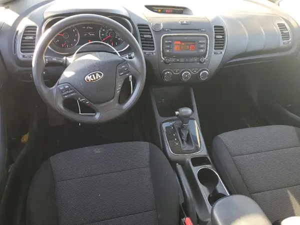 3KPFK4A70JE176790 2018 KIA FORTE - Image 8