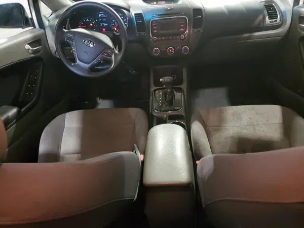 3KPFK4A70JE178765 2018 KIA FORTE - Image 8
