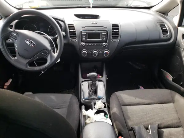 3KPFK4A70JE179334 2018 KIA FORTE - Image 8