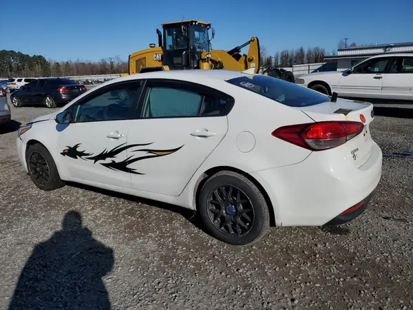 3KPFK4A70JE180841 2018 KIA FORTE - Image 2