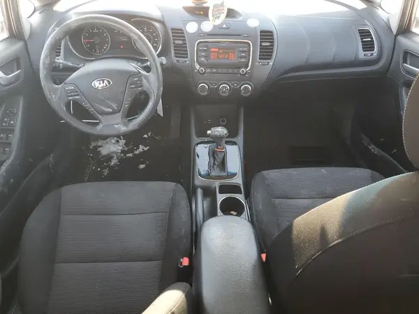 3KPFK4A70JE180869 2018 KIA FORTE - Image 8
