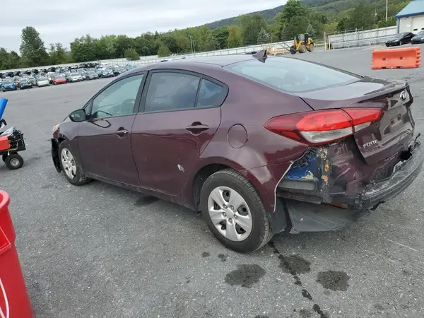 3KPFK4A70JE181794 2018 KIA FORTE - Image 2