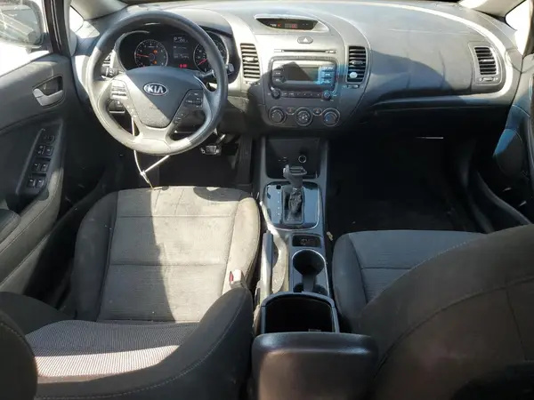 3KPFK4A70JE181794 2018 KIA FORTE - Image 8