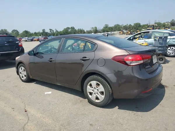 3KPFK4A70JE182945 2018 KIA FORTE - Image 2