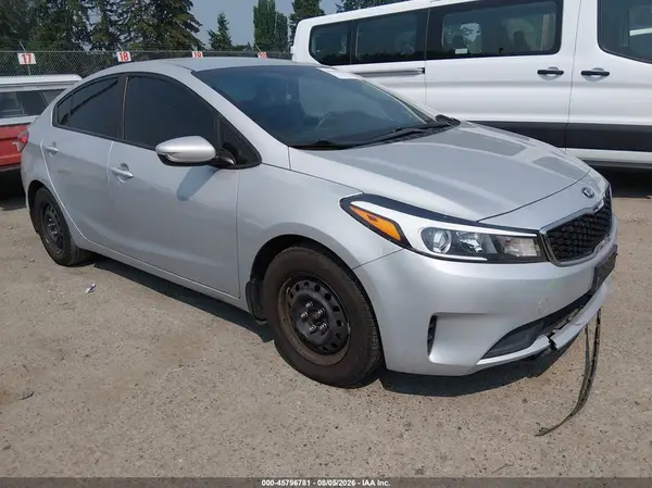 3KPFK4A70JE183769 2018 KIA FORTE - Image 1
