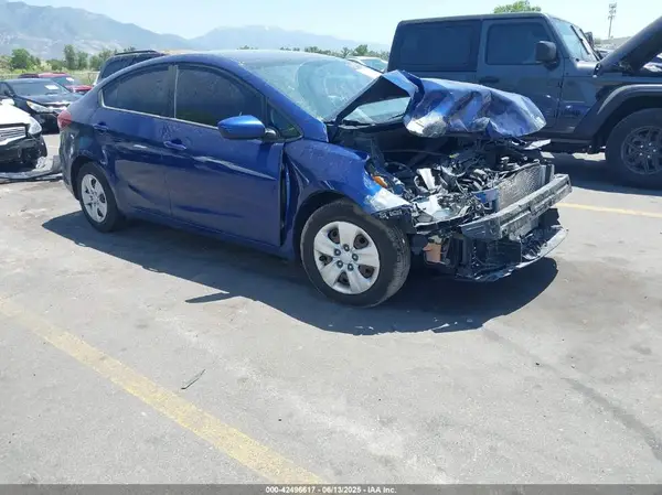 3KPFK4A70JE183836 2018 KIA FORTE - Image 1