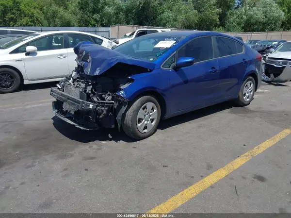 3KPFK4A70JE183836 2018 KIA FORTE - Image 2