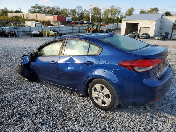 3KPFK4A70JE184260 2018 KIA FORTE - Image 2
