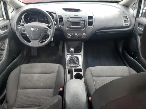 3KPFK4A70JE184923 2018 KIA FORTE - Image 8
