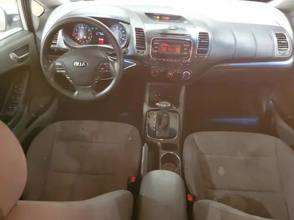 3KPFK4A70JE188132 2018 KIA FORTE - Image 8