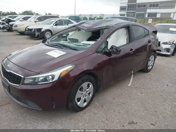 3KPFK4A70JE190155 2018 KIA FORTE - Image 2