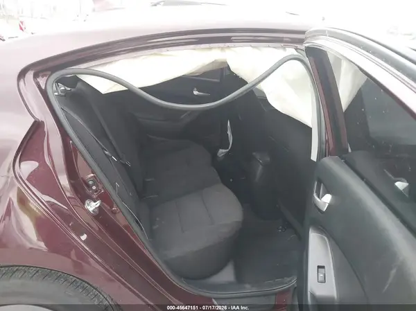 3KPFK4A70JE190155 2018 KIA FORTE - Image 8