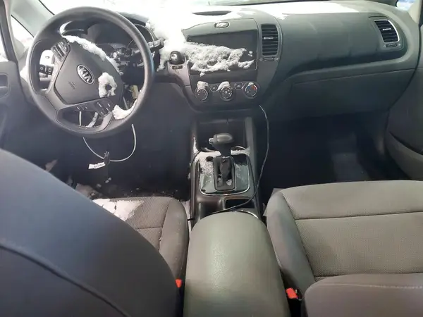 3KPFK4A70JE193217 2018 KIA FORTE - Image 8