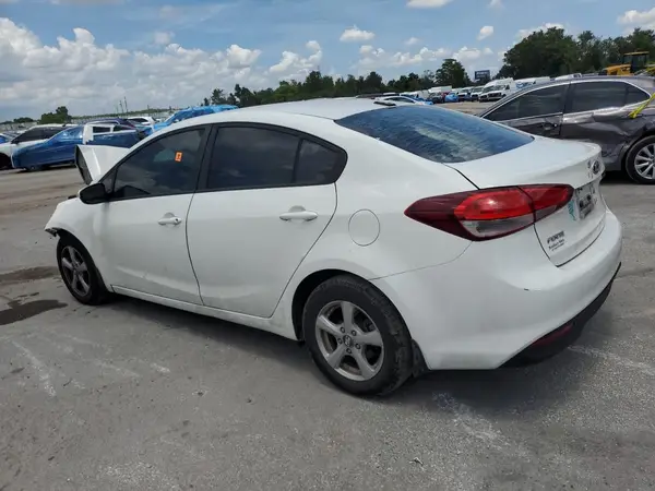 3KPFK4A70JE193220 2018 KIA FORTE - Image 2