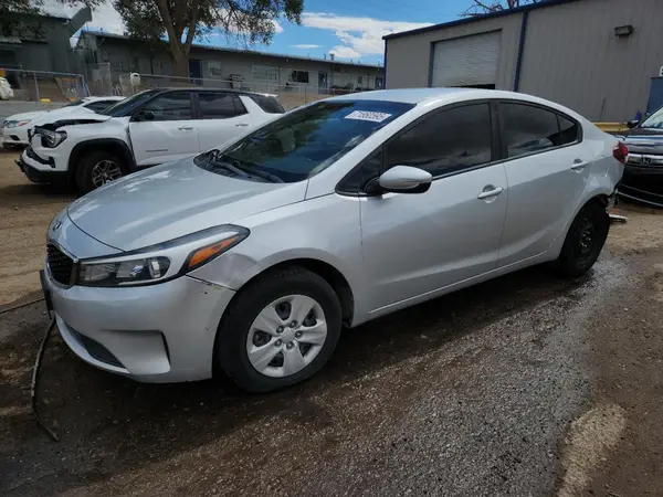 3KPFK4A70JE195338 2018 KIA FORTE - Image 1