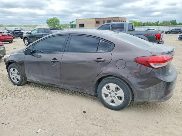 3KPFK4A70JE199115 2018 KIA FORTE - Image 2
