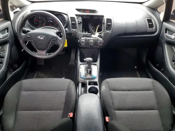 3KPFK4A70JE199115 2018 KIA FORTE - Image 8