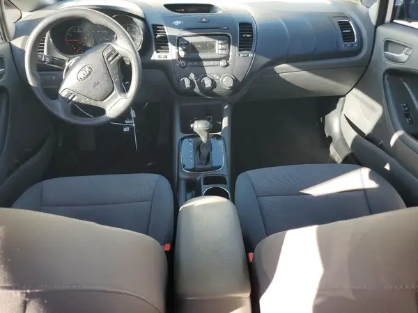 3KPFK4A70JE206371 2018 KIA FORTE - Image 8