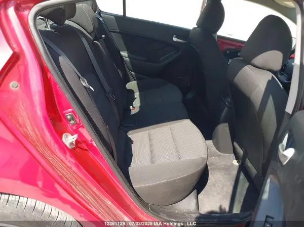 3KPFK4A70JE207021 2018 KIA FORTE - Image 8