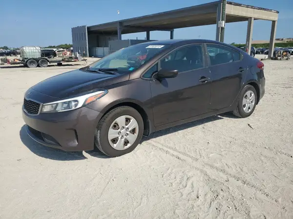 3KPFK4A70JE208346 2018 KIA FORTE - Image 1