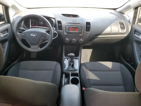 3KPFK4A70JE209044 2018 KIA FORTE - Image 8