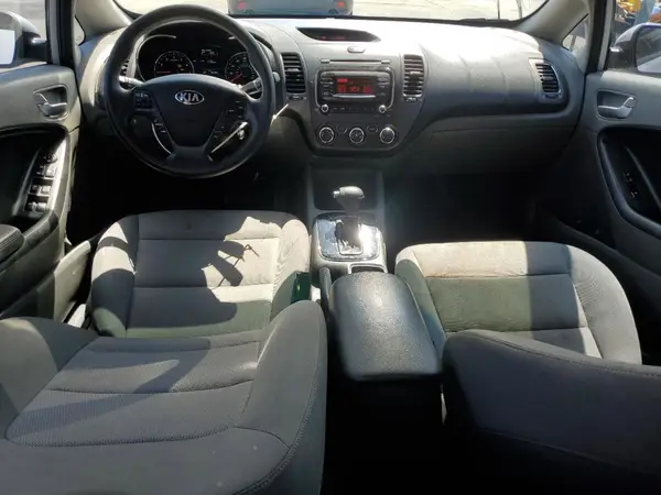 3KPFK4A70JE209058 2018 KIA FORTE - Image 8