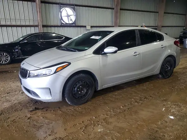 3KPFK4A70JE209884 2018 KIA FORTE - Image 1