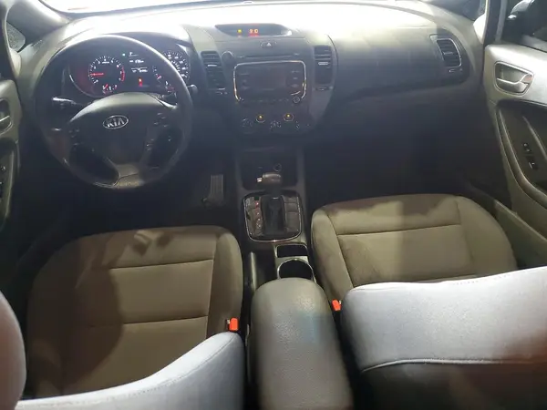 3KPFK4A70JE209884 2018 KIA FORTE - Image 8