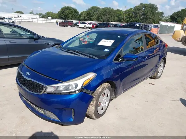 3KPFK4A70JE209917 2018 KIA FORTE - Image 2