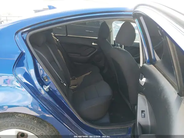 3KPFK4A70JE209917 2018 KIA FORTE - Image 8
