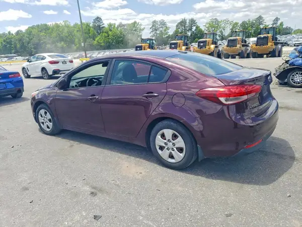 3KPFK4A70JE209948 2018 KIA FORTE - Image 2