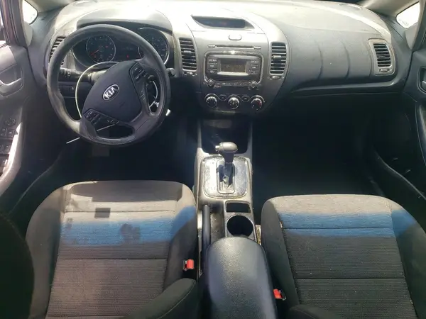 3KPFK4A70JE209948 2018 KIA FORTE - Image 8